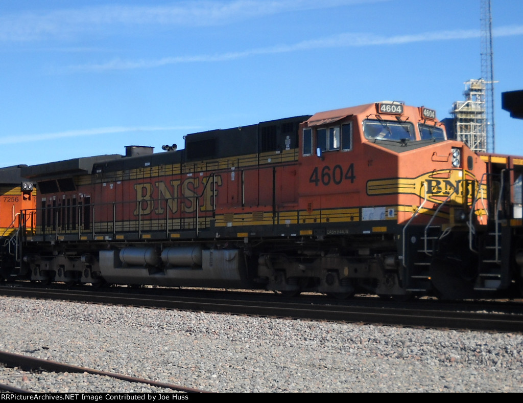 BNSF 4604